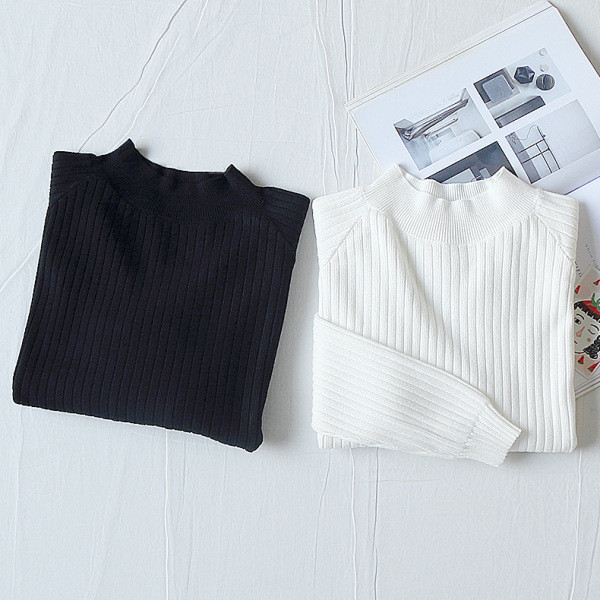 Őszi-téli blúz kerek nyakkivágással fehér, fekete, sárga és rózsaszín színekben