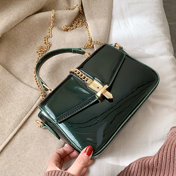 Modern női táska rövid és hosszú fülekkel, fekete, bordó, zöld és piros színben