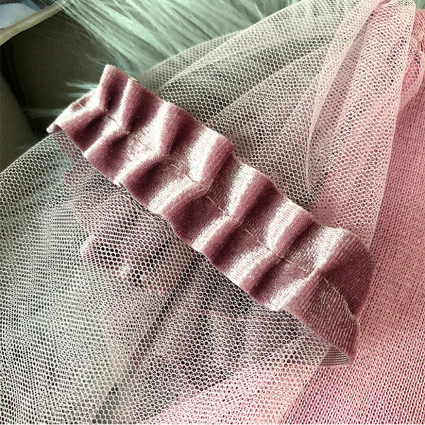 Modern női blúz több színben kerek nyakkivágással, tüll ujjakkal