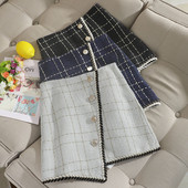 Fusta dama in carouri cu nasturi si talie inalta in albastru, alb si negru