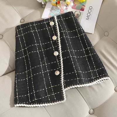 Fusta dama in carouri cu nasturi si talie inalta in albastru, alb si negru