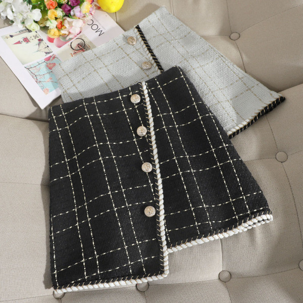 Fusta dama in carouri cu nasturi si talie inalta in albastru, alb si negru