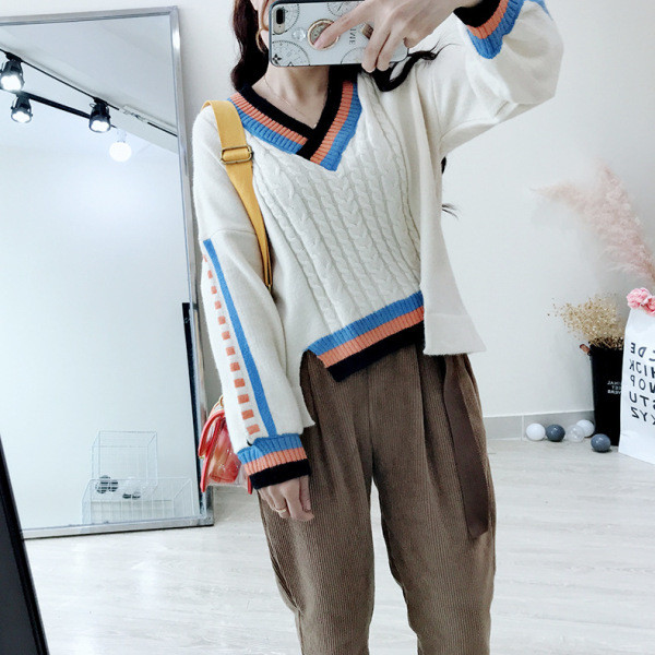 Színes női téli pulóver spitz nyakkivágással, narancssárga, fehér és zöld színben