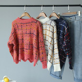 Női téli pulóver kerek nyakkivágással, kék, fehér és narancs színben