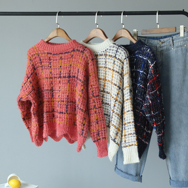 Női téli pulóver kerek nyakkivágással, kék, fehér és narancs színben