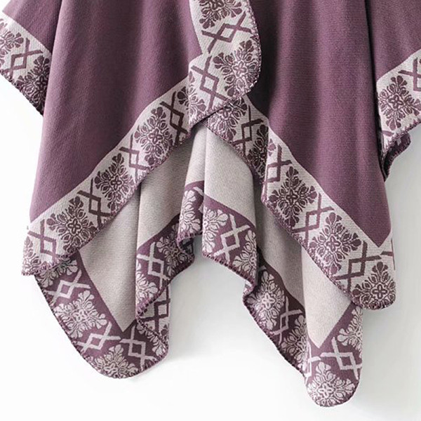 Hosszú poncsó vékony kötött lila, sárga és kék mintával