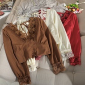 Cămașă scurtă de damă în cinci culori cu dantelă și decolteu în V