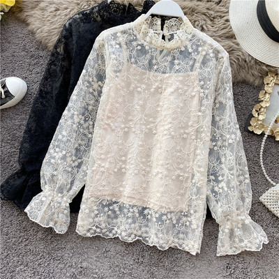 Modern női tüll blúz hímzéssel és magas gallérral bézs, fehér és fekete színben