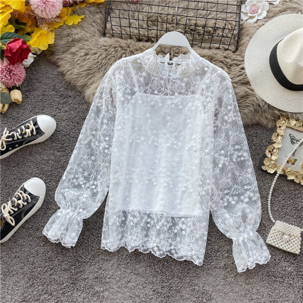 Modern női tüll blúz hímzéssel és magas gallérral bézs, fehér és fekete színben