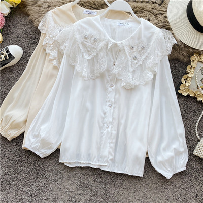 Cămașă modernă de damă cu nasturi și dantelă în alb, negru și bej