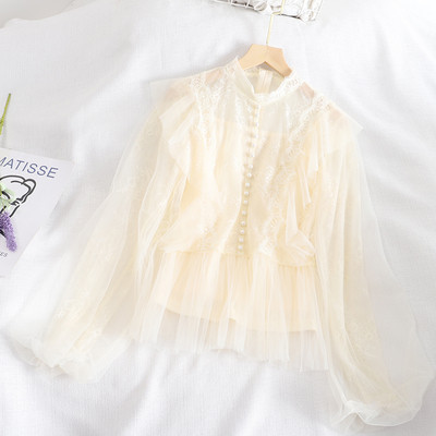 Stílusos női ing fekete, bézs és fehér színben, gyöngyökkel és tüll ujjakkal