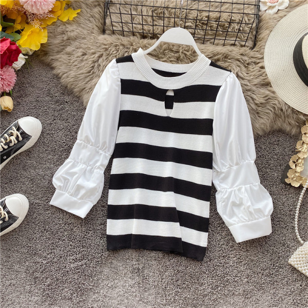 Bluză de damă modernă cu decolteu oval în roșu și negru