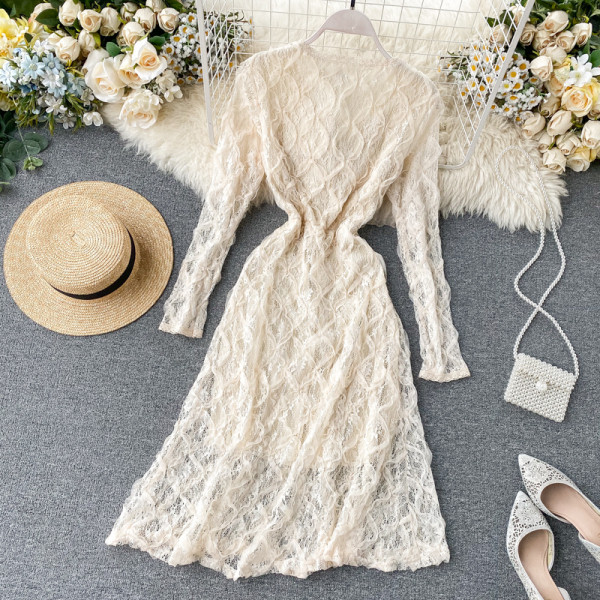 Női csipkeruha V-nyakú, hosszú ujjú fehér, bézs és fekete színben