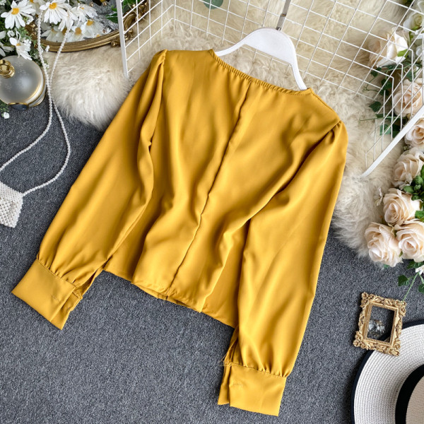 Cămașă de damă în stil retro în mai multe culori cu decolteu în V