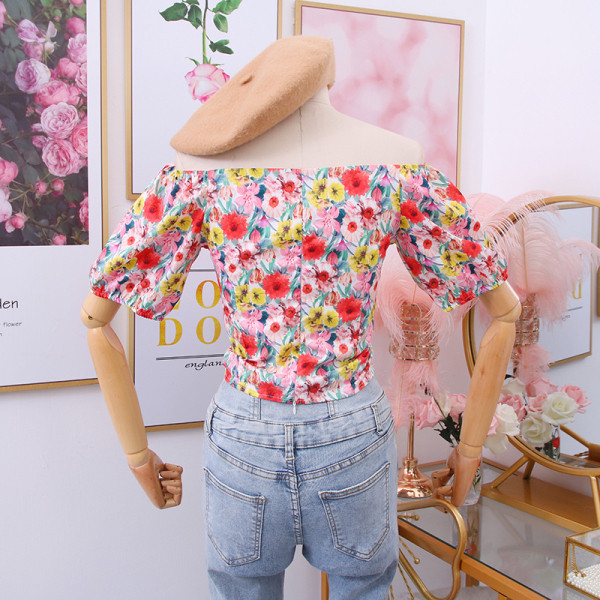 Új modell női blúz virágos motívumokkal és csónakos nyakkivágással, három színben