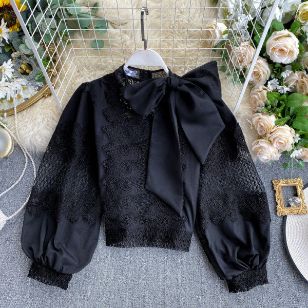 Stílusos női csipke ing gallérján szalaggal és széles ujjú fehér és fekete színben