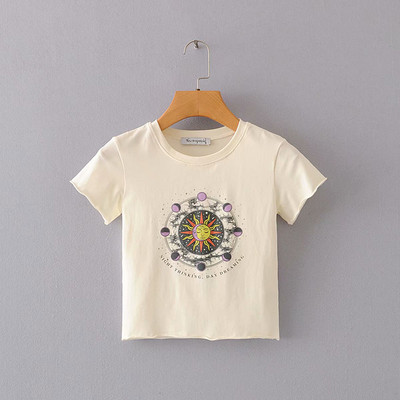 Rövid alkalmi fehér póló, rátéttel és rövid ujjal