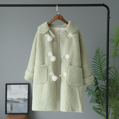 Női téli pehelykabát zöld és bézs színű zsebekkel