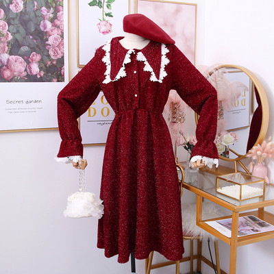 Új modell női blúz csipkével és gombokkal - szabású modell