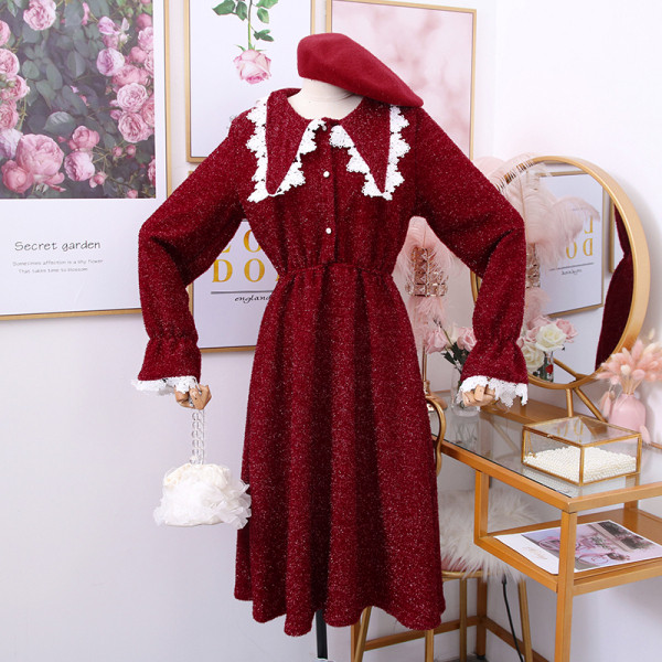 Új modell női blúz csipkével és gombokkal - szabású modell