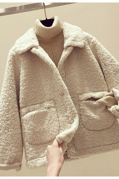 Modern női téli pehelykabát zsebekkel és spitz nyakkivágással rózsaszín, sárga és bézs színben