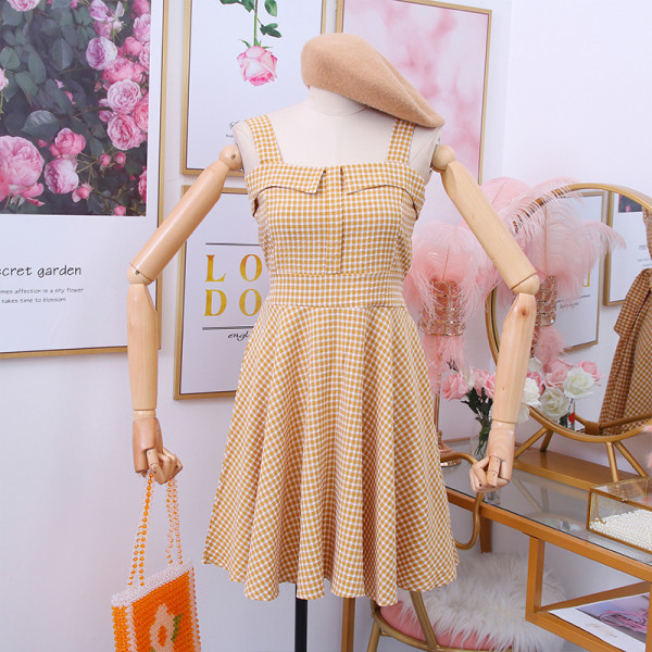 Modern női kockás ruha piros, fekete és sárga pántokkal