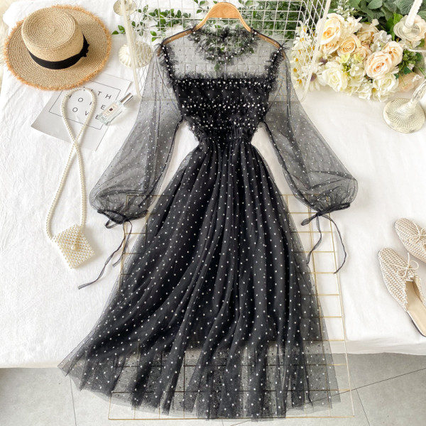 Női pöttyös ruha tüllel és gyöngyökkel, kék, fekete, bézs, rózsaszín és lila színekben