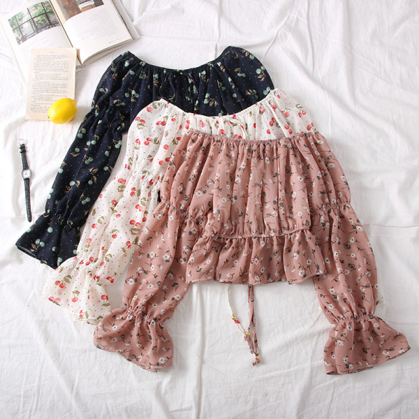 Bluza de dama actuala cu decolteu barca si maneci lotus in mai multe culori