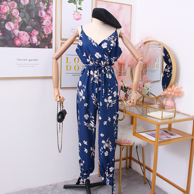 Új modell női overall vékony pántokkal, virágos motívumokkal