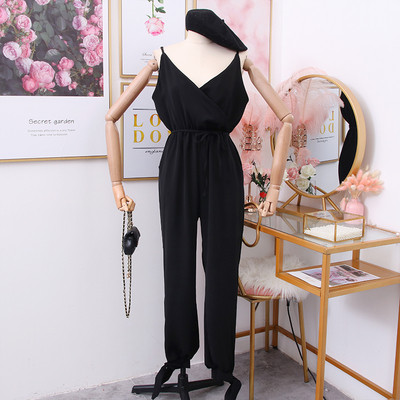 Új modell női overall vékony pántokkal, virágos motívumokkal