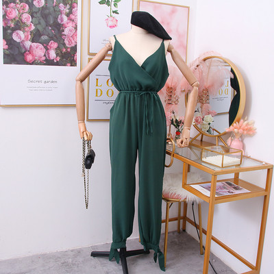 Új modell női overall vékony pántokkal, virágos motívumokkal