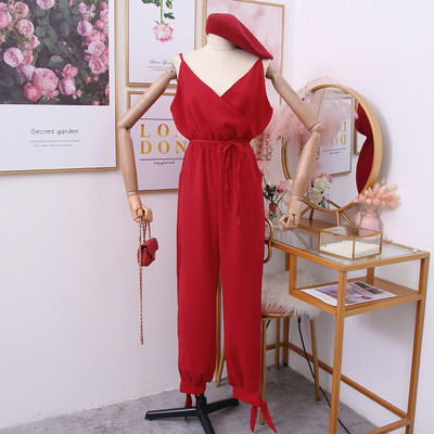 Új modell női overall vékony pántokkal, virágos motívumokkal