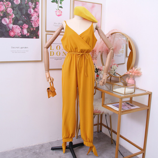 Új modell női overall vékony pántokkal, virágos motívumokkal