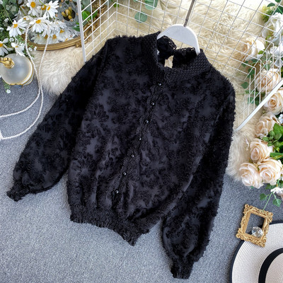 Modern női ing csipkegallérral, bézs és fekete rojtokkal