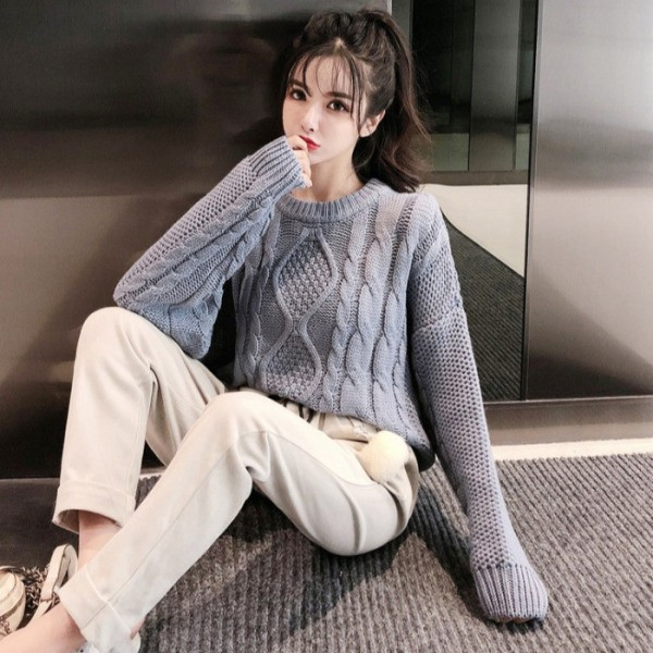 Γυναικεί ζεστό πουλόβερ με ωοειδές λαιμόκοψη σε μπλε, μπεζ και κόκκινο χρώμα