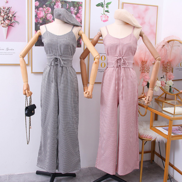 Salopeta dama in dungi cu bretele in negru, roz si bej