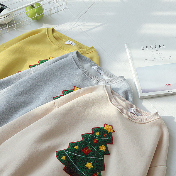 Női őszi-téli blúz kerek nyakkivágással és karácsonyi motívumokkal bézs, sárga és szürke színben