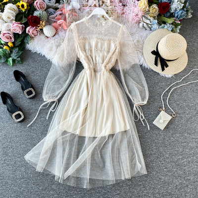 Elegáns női ruha gyöngyökkel és tüll szabású modell öt színben