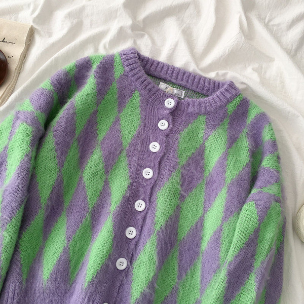 Lezser női kardigán kerek nyakkivágással és hosszú ujjal