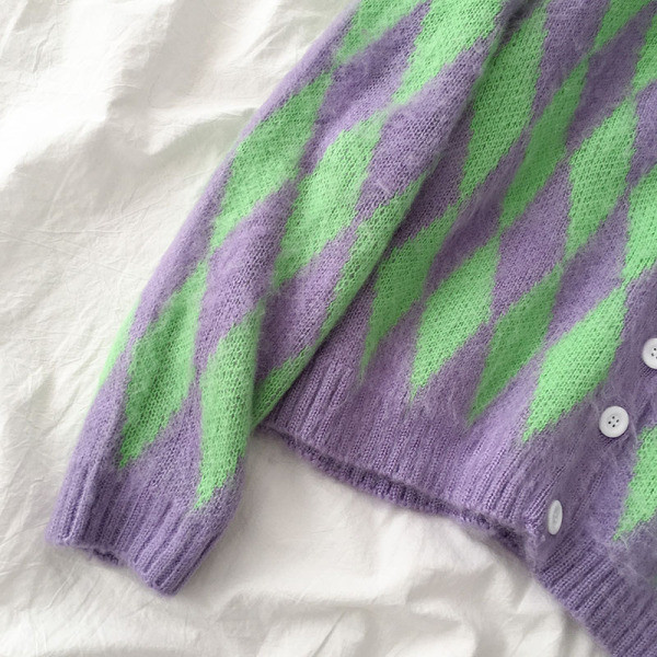 Lezser női kardigán kerek nyakkivágással és hosszú ujjal