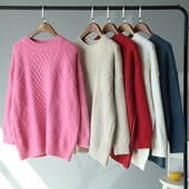 Női téli pulóver kerek nyakkivágással - hosszú modell rózsaszín, bézs, piros, fehér és kék színben