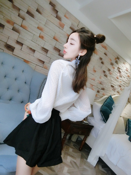 Camasa de dama eleganta din sifon cu panglica pe decolteu in culoarea alba