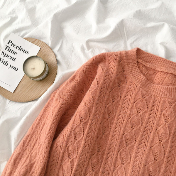 Γυναικείο πουλόβερ σε λευκό, μπλε και πορτοκαλί χρώμα με στρογγυλή λαιμόκοψη