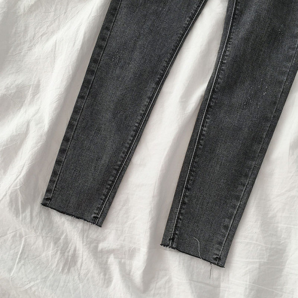 Női retro stílusú farmer fekete színben, magas derékkal és gombokkal