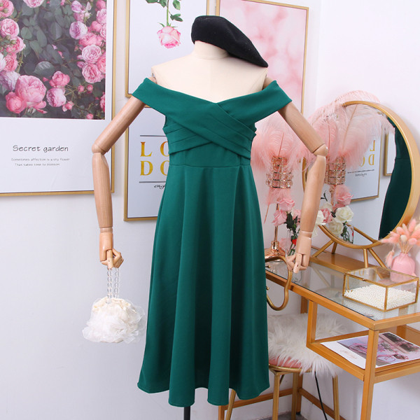 Aktuális női ruha csónakos nyakkivágással - szabású modell több színben