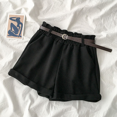 Fekete színű női rövidnadrág gumírozott derékkal és zsebekkel