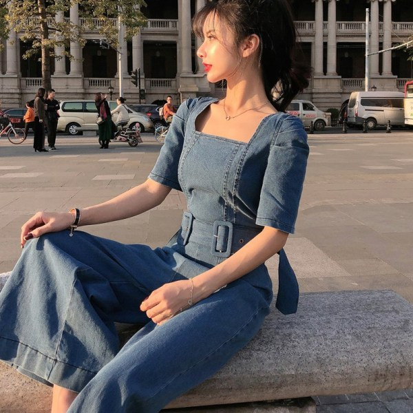 Női hosszú, széles overall övvel és négyzet alakú nyakkivágással, kék színben