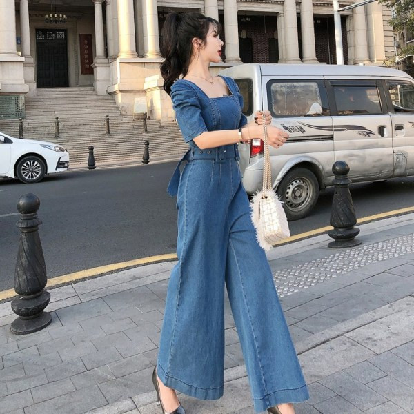 Női hosszú, széles overall övvel és négyzet alakú nyakkivágással, kék színben