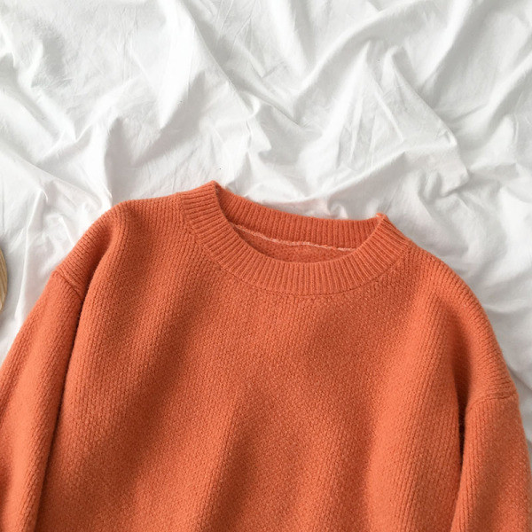 Alkalmi női pulóver öt színben, hosszú ujjal és kerek nyakkivágással