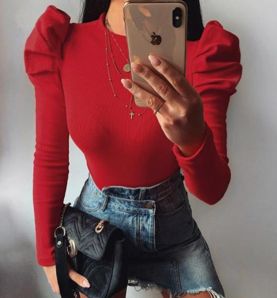 Corp de damă modern cu decolteu oval și mâneci bufante în negru, roșu și bej